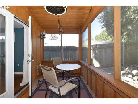 Exterior - 1504 NE Village Squire Ct, Gresham, OR 97030 photo 13 of 16