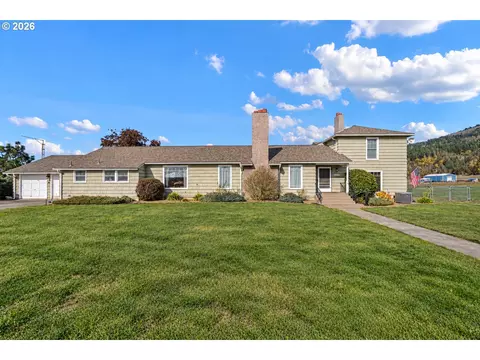 80258 Sears Rd, Cottage Grove, OR 97424
