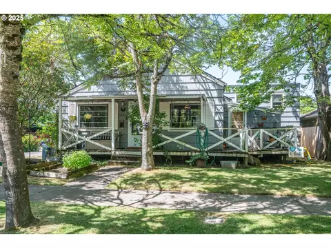 1242 Jackson St, Eugene, OR 97402