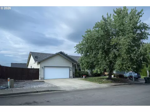 2561 Golfview Ave, Sutherlin, OR 97479