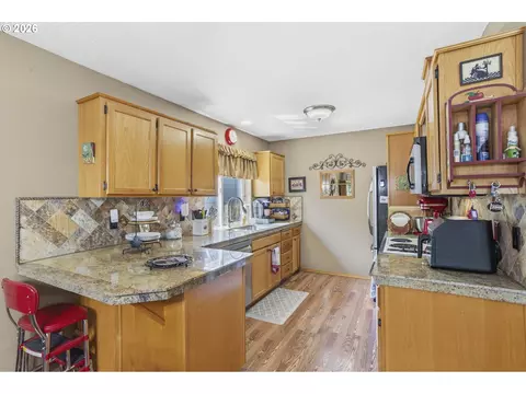 Kitchen - 2278 SE Kane Ave, Gresham, OR 97080 photo 1 of 4