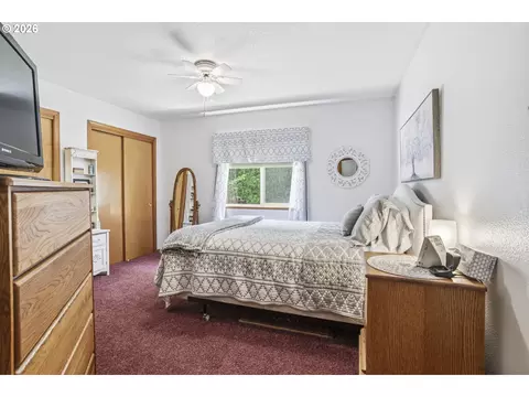 Bedroom - 2278 SE Kane Ave, Gresham, OR 97080 photo 1 of 6