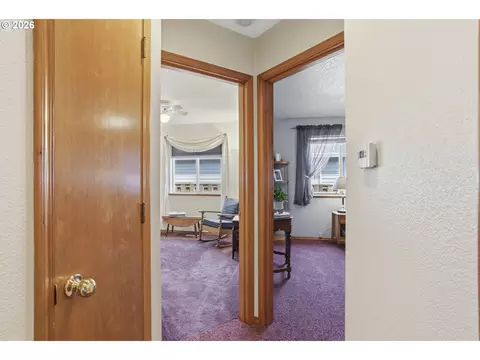 Entry Way - 2278 SE Kane Ave, Gresham, OR 97080 photo 4 of 4