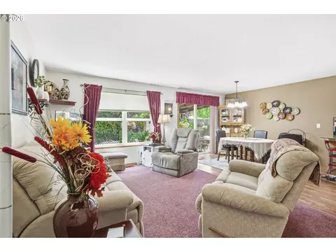 Living - 2278 SE Kane Ave, Gresham, OR 97080 photo 3 of 4