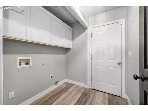 Other - 6819 Simeon Dr, Springfield, OR 97478 photo 5 of 7