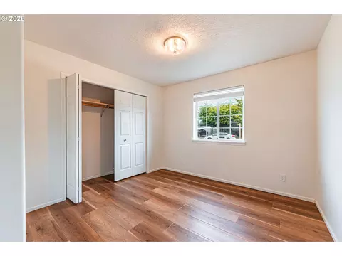 Bedroom - 4096 S E St, Springfield, OR 97478 photo 1 of 7