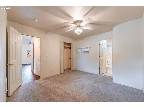Bedroom - 4096 S E St, Springfield, OR 97478 photo 3 of 7