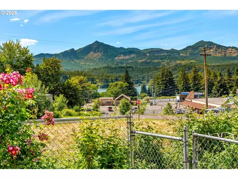 View/Area - 115 SW Regulator St, Cascade Locks, OR 97014 photo 2 of 3