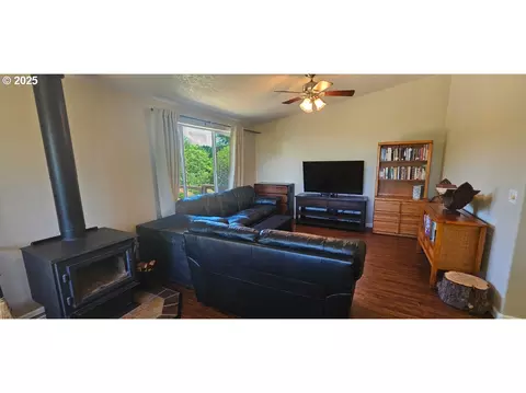 89349 Rustic Ln, Florence, OR 97439 photo 24
