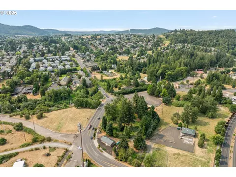W Powell Loop, Gresham, OR 97030 photo 5