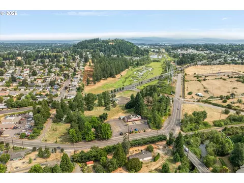 W Powell Loop, Gresham, OR 97030 photo 9