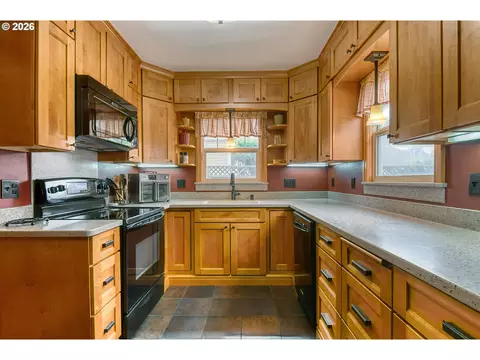 Kitchen - 908 SE Byers Ave, Pendleton, OR 97801 photo 1 of 6