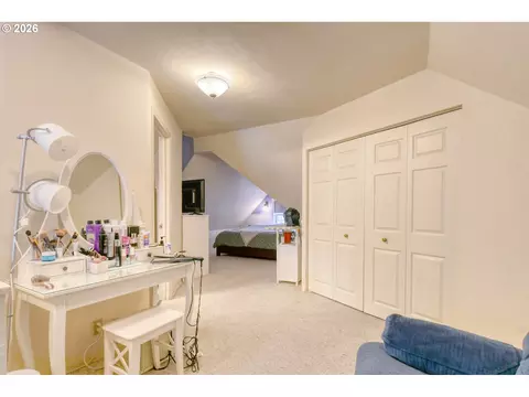 Bedroom - 908 SE Byers Ave, Pendleton, OR 97801 photo 1 of 8