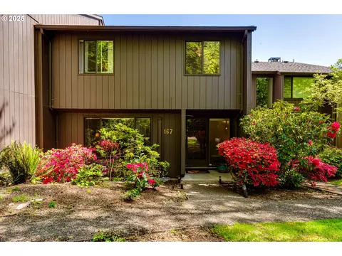 167 Westbrook Way, Eugene, OR 97405