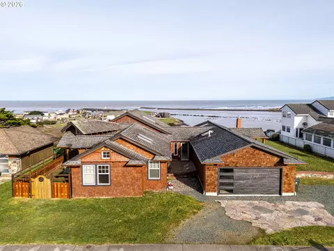 880 Ocean Dr SW, Bandon, OR 97411