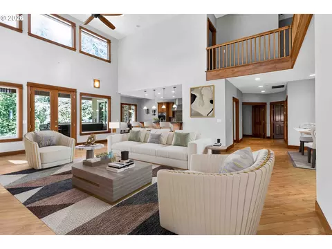 Living - 267 Ranch Rd, Kelso, WA 98626 photo 2 of 9