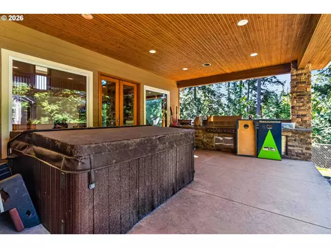 Exterior - 267 Ranch Rd, Kelso, WA 98626 photo 6 of 10