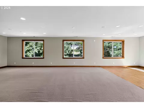 Living - 267 Ranch Rd, Kelso, WA 98626 photo 5 of 9