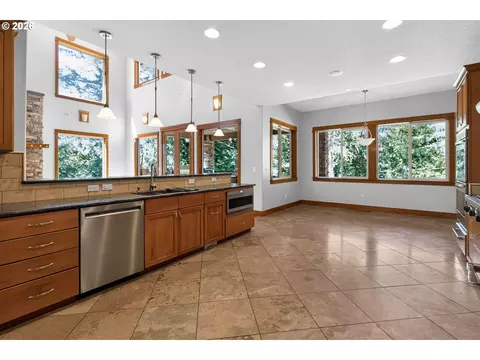 Kitchen - 267 Ranch Rd, Kelso, WA 98626 photo 1 of 3