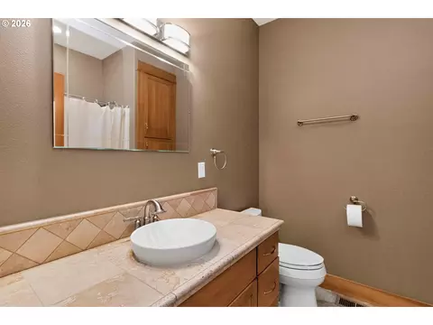 Bath - 267 Ranch Rd, Kelso, WA 98626 photo 4 of 5