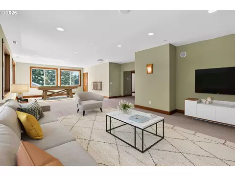 Living - 267 Ranch Rd, Kelso, WA 98626 photo 3 of 9
