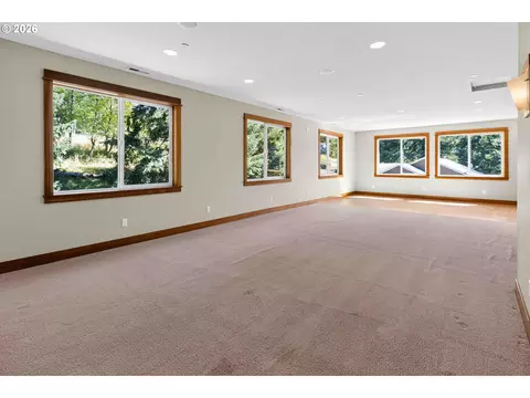 Living - 267 Ranch Rd, Kelso, WA 98626 photo 6 of 9