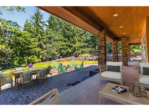 Exterior - 267 Ranch Rd, Kelso, WA 98626 photo 4 of 10