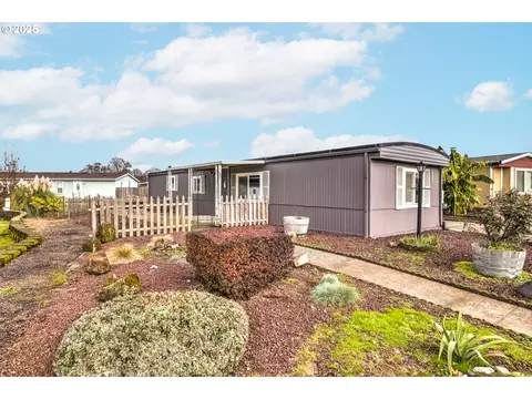 17717 SW Cumberland Way, Beaverton, OR 97006