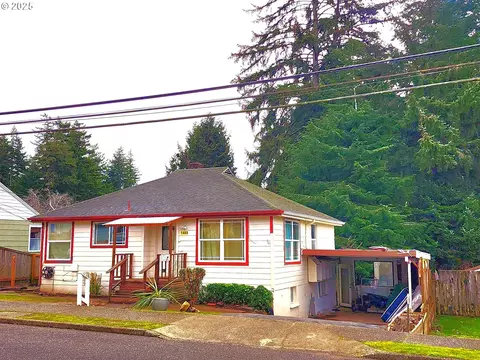 1453 Juniper Ave, Coos Bay, OR 97420