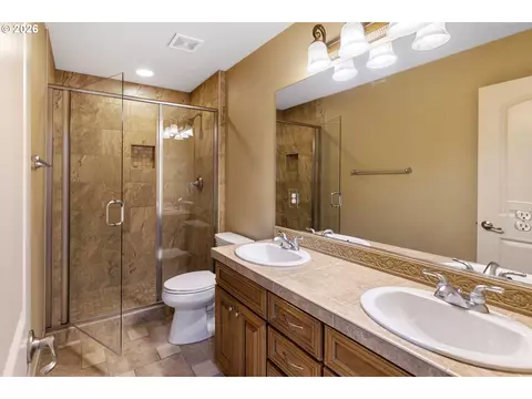 Bath - 1735 NW 40th Ave, Camas, WA 98607 photo 3 of 4
