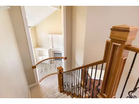 Entry Way - 1735 NW 40th Ave, Camas, WA 98607 photo 5 of 7