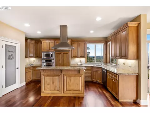 Kitchen - 1735 NW 40th Ave, Camas, WA 98607 photo 1 of 6