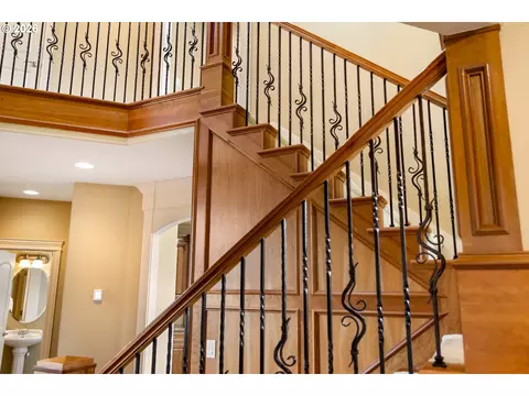 Entry Way - 1735 NW 40th Ave, Camas, WA 98607 photo 4 of 7