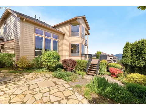Exterior - 1735 NW 40th Ave, Camas, WA 98607 photo 8 of 11