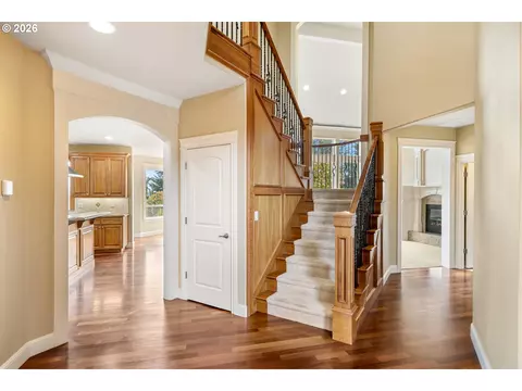 Entry Way - 1735 NW 40th Ave, Camas, WA 98607 photo 3 of 7