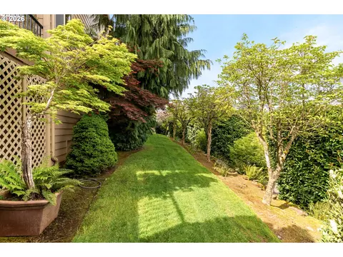 Exterior - 1735 NW 40th Ave, Camas, WA 98607 photo 10 of 11