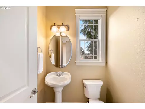 Bath - 1735 NW 40th Ave, Camas, WA 98607 photo 4 of 4