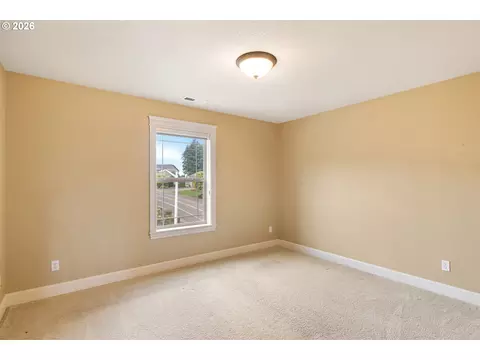 Bedroom - 1735 NW 40th Ave, Camas, WA 98607 photo 5 of 5