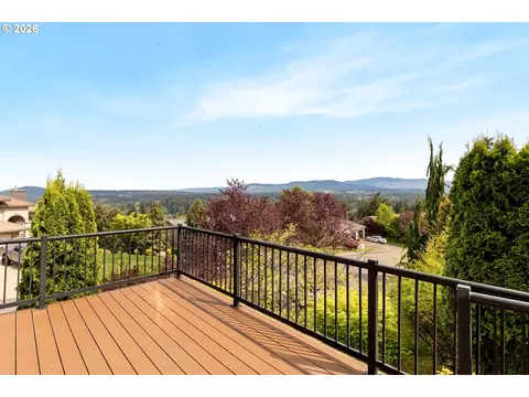 Exterior - 1735 NW 40th Ave, Camas, WA 98607 photo 5 of 11