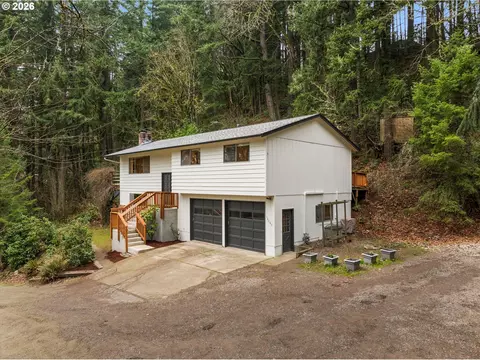 16067 S Maplelane Rd, Oregon City, OR 97045
