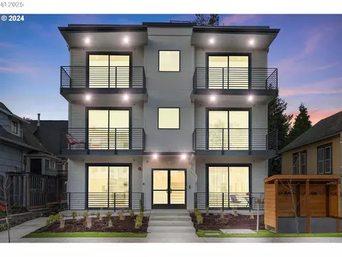 121 N Going St #302, Portland, OR 97217
