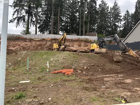 16100 Serres Farms Way #50, Oregon City, OR 97045