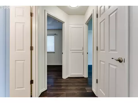 Entry Way - 1060 Tyson Ln, Eugene, OR 97404 photo 4 of 4