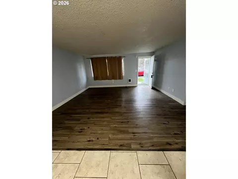 Living - 1107 E 30th St, Vancouver, WA 98663 photo 2 of 2