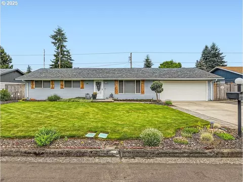 8413 NE Lewis Dr, Vancouver, WA 98662
