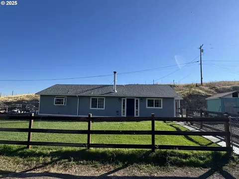 71011 SW Douglas Dr, Pendleton, OR 97801