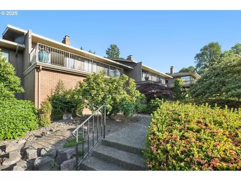 46 Condolea Ct, Lake Oswego, OR 97035