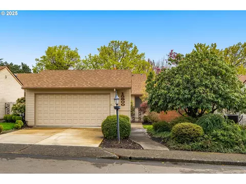 15800 SW Greens Way, Portland, OR 97224