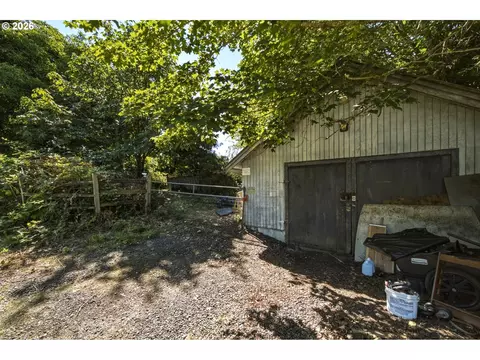 Exterior - 27508 SE Carl St, Gresham, OR 97080 photo 3 of 7