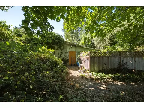 Exterior - 27508 SE Carl St, Gresham, OR 97080 photo 5 of 7